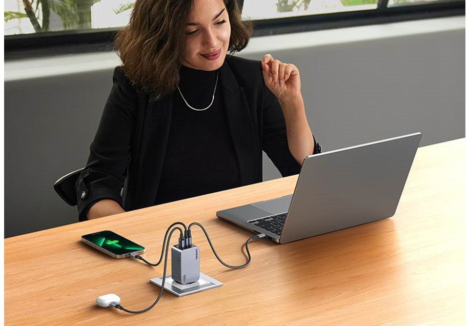 Nabíjačka do siete UGREEN Nexode 100 W GaN, 1x USB. 2x USB-C - šedá