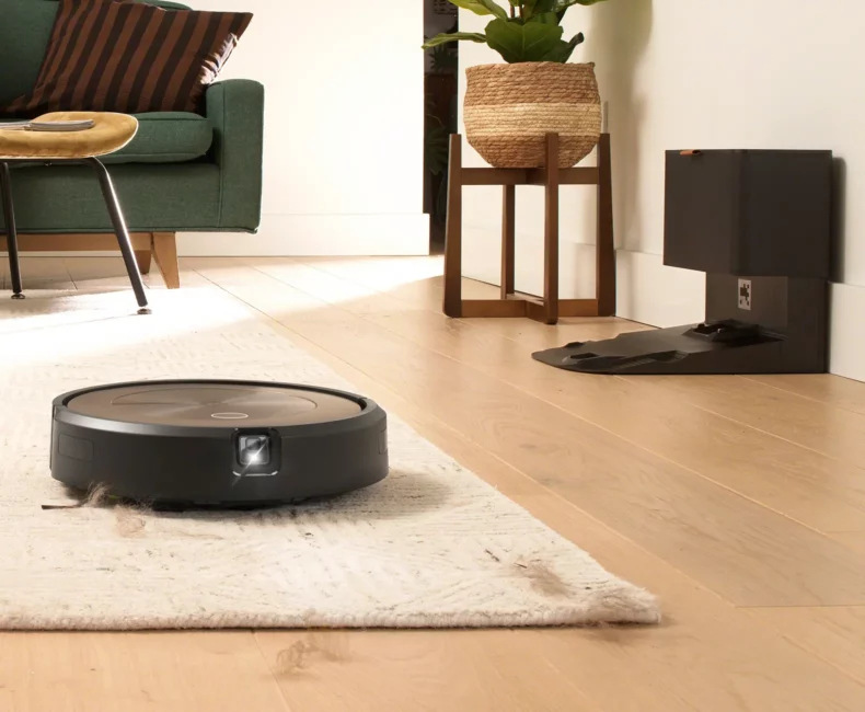 iRobot Roomba j9 (Ruby)