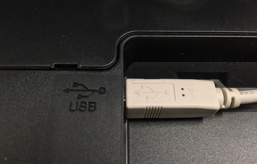 Jak tisknout z mobilu přes USB kabel