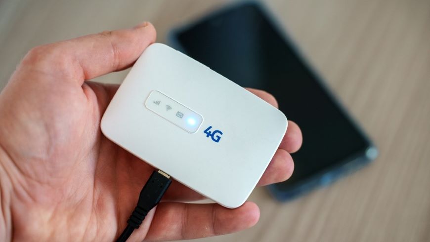 4K/LTE modem hotspot