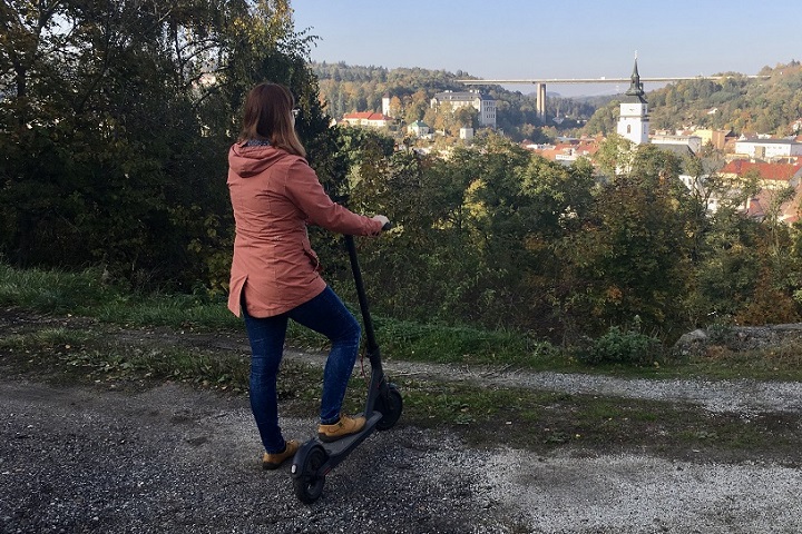 Recenzia elektrickej kolobežky Xiaomi Mi Electric Scooter 2: Hurá do ulíc!